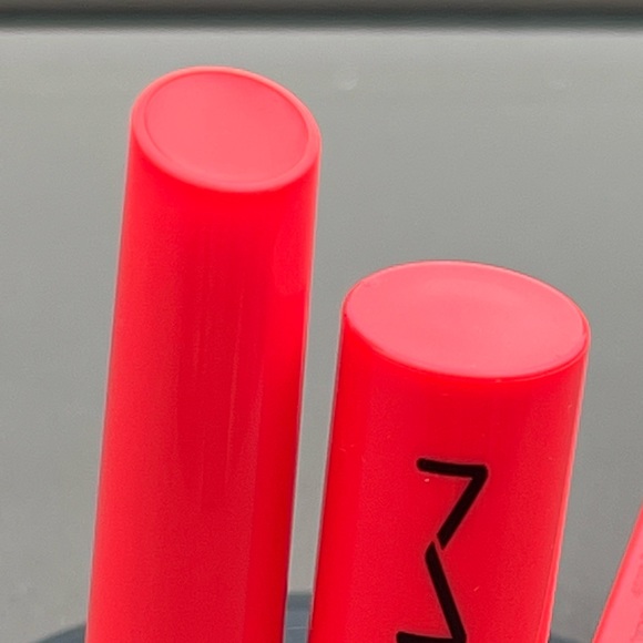 💄HP💄MAC Squirt Plumping Gloss Stick in HEAT SENSOR - Picture 8 of 11